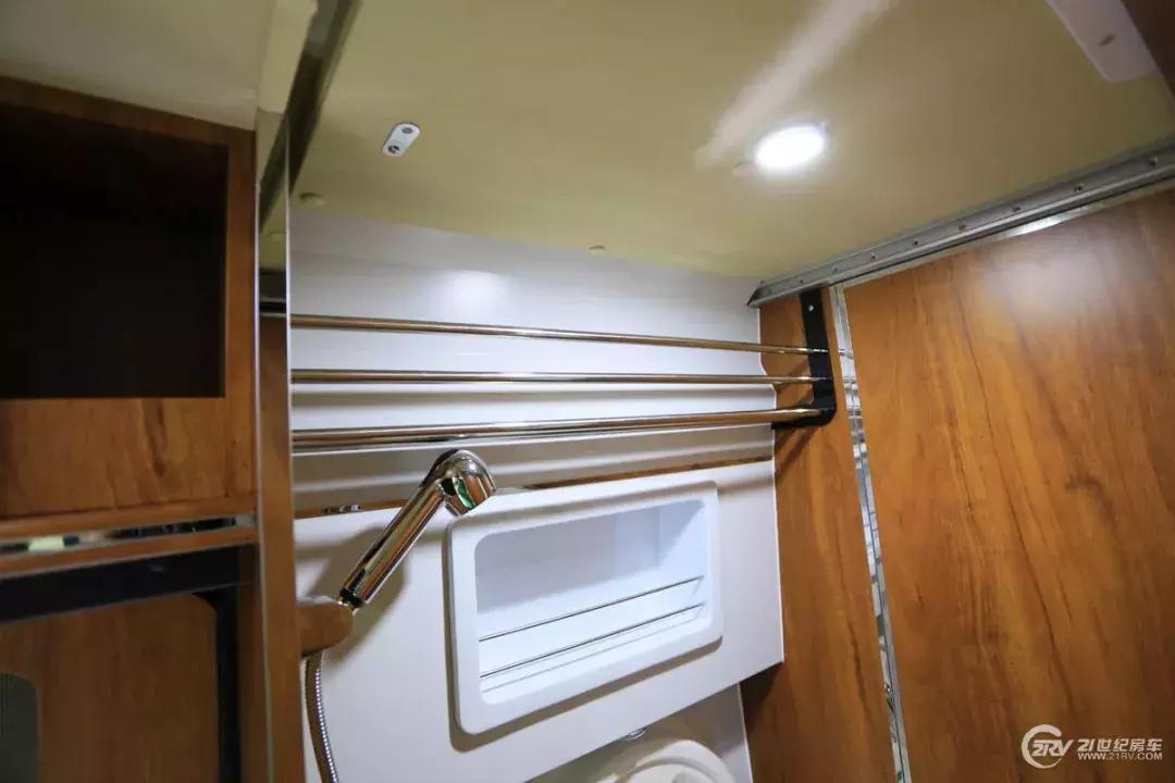 可住4人b型房车,最合理的b型房车布局4座