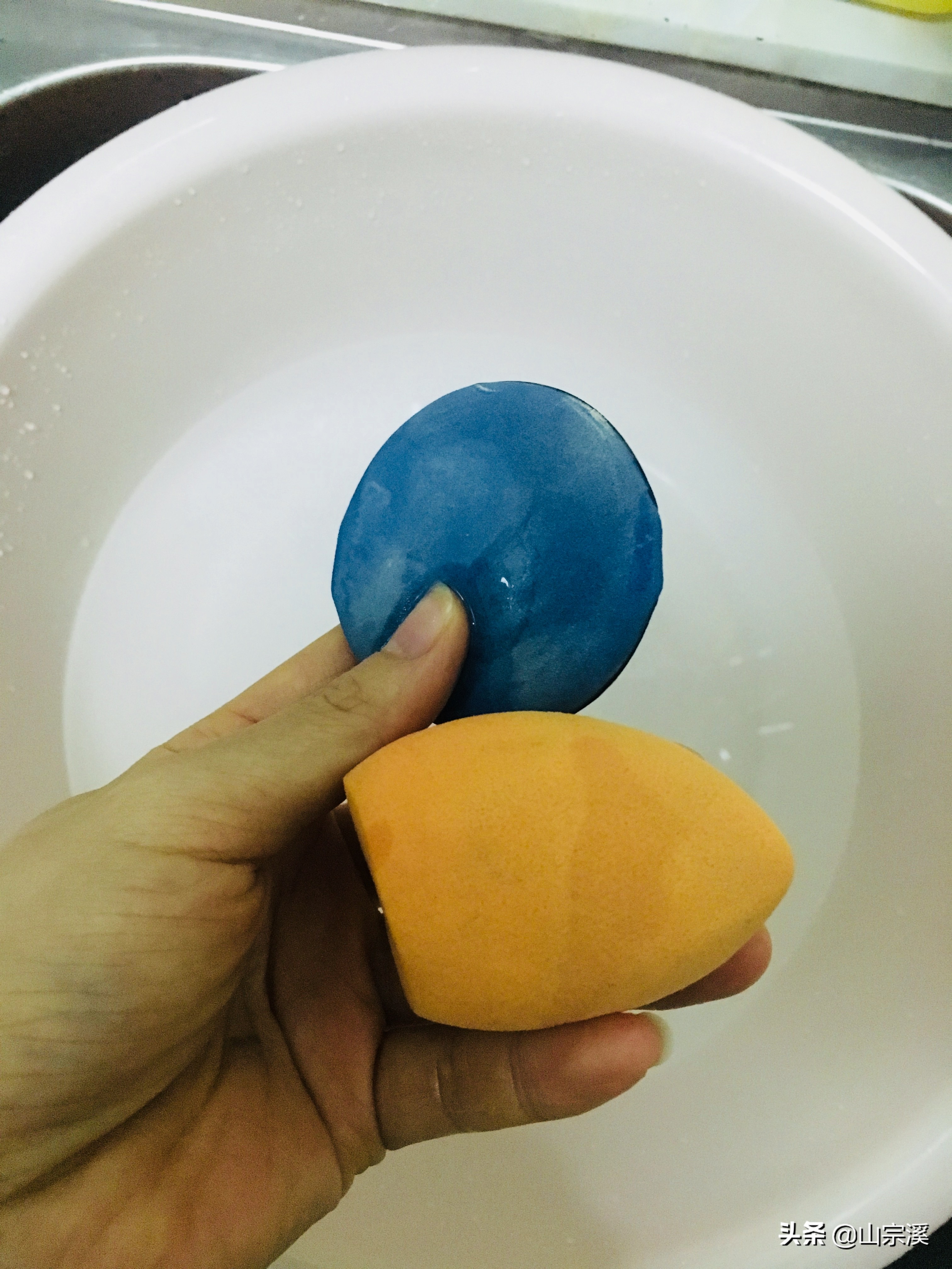 花西子蜜粉粉扑怎么清洗干净,新的美妆蛋和粉扑怎么清洗