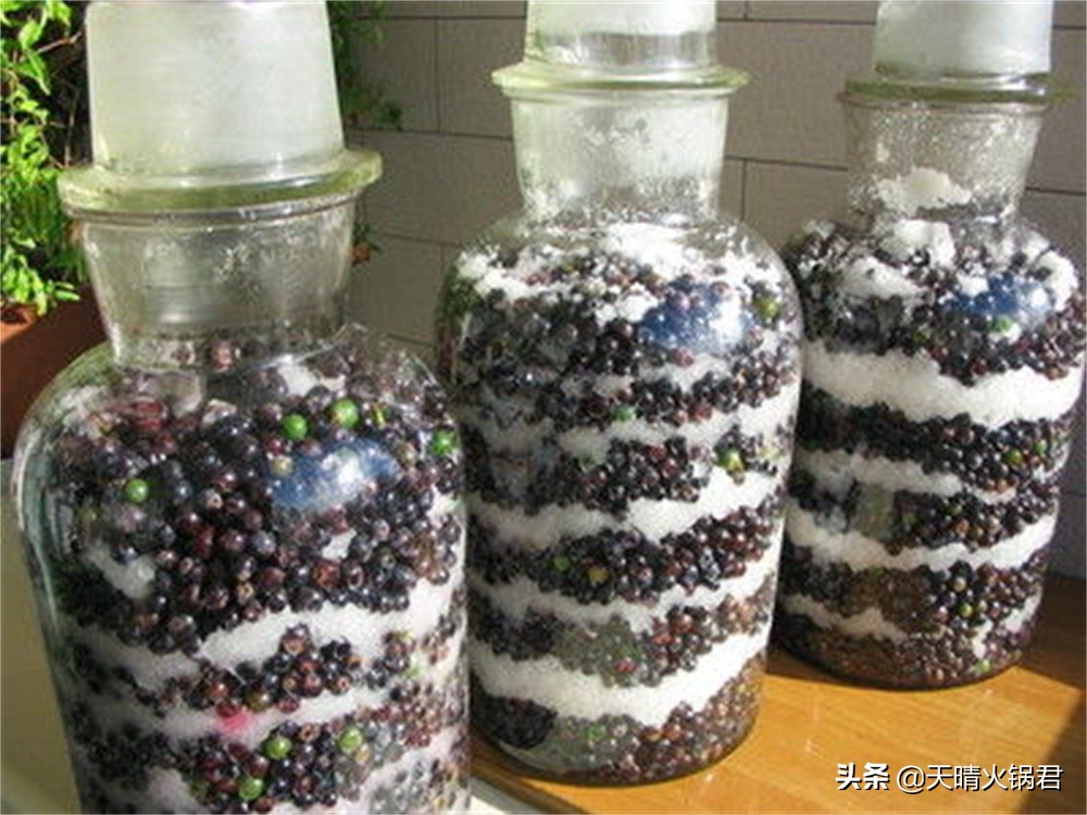 自制葡萄酒几天后可以捞出皮了,自制葡萄酒的葡萄渣可以二次用吗