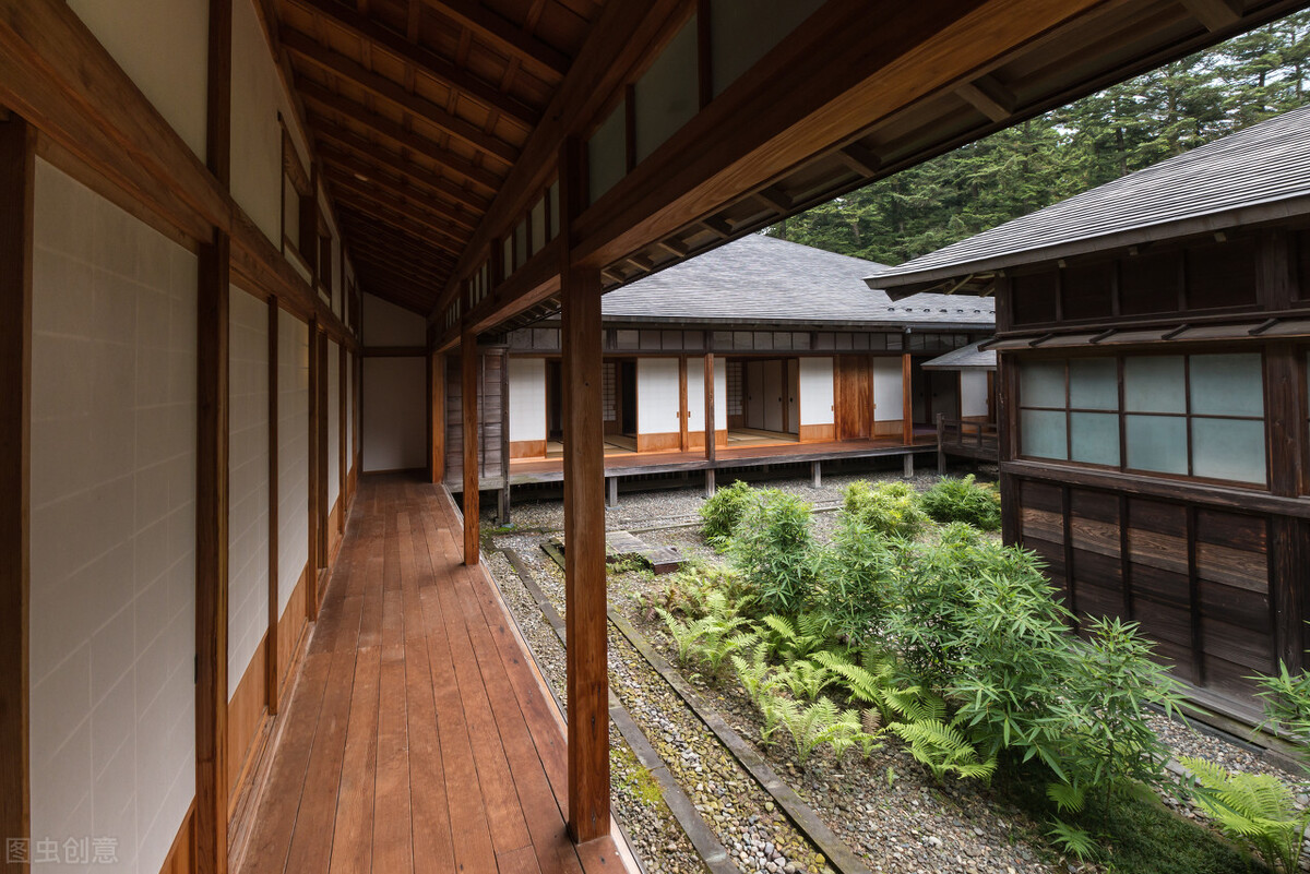 江户川乱步妖异惊悚之作,江户川乱步猎奇推理小说