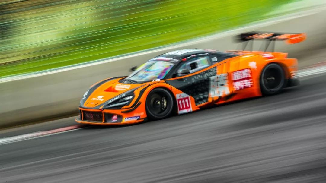 摸进韩寒的P房，看看民用车和赛车保养到底有什么区别？