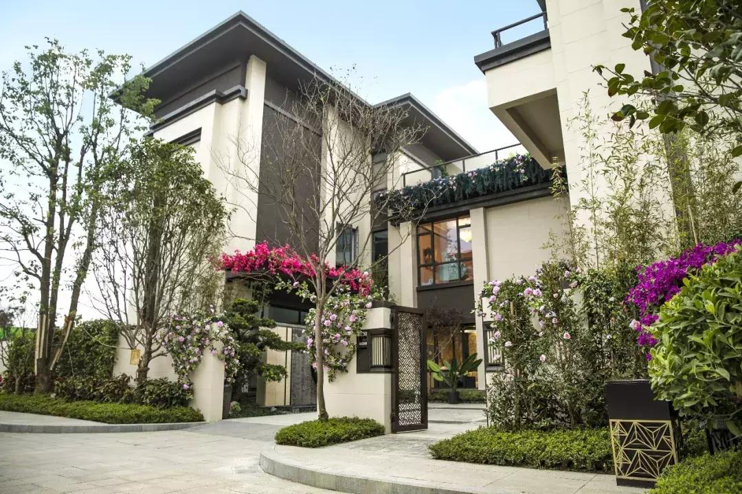 玉林玉东湖大平层推荐,玉林绿地的别墅值得买吗