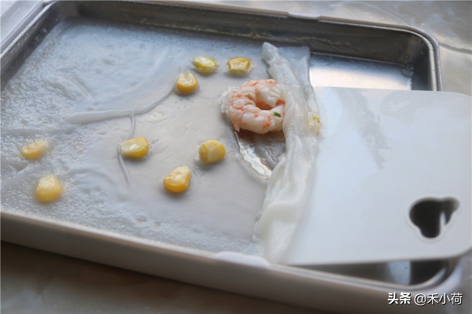 鲜虾肠粉制作小视频,肠粉自己制作