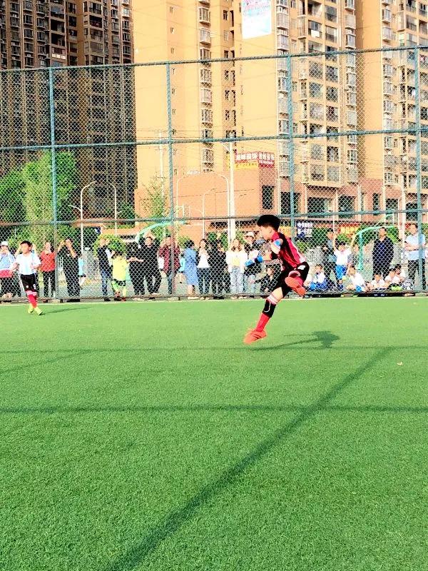 碧江区足球班,闵行区碧江小学足球比赛