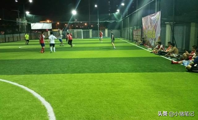 足球场人造草坪规格,人造草坪足球场尺寸一般是多少