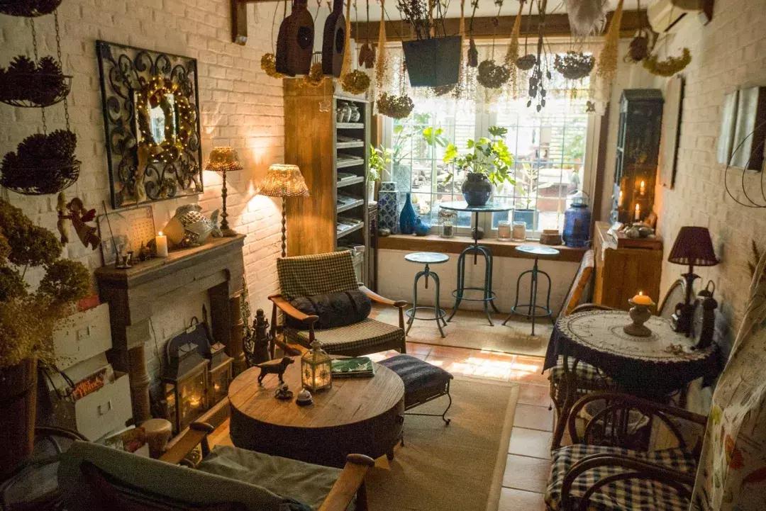 她40岁之前忙成狗，40岁之后在上海买房隐居