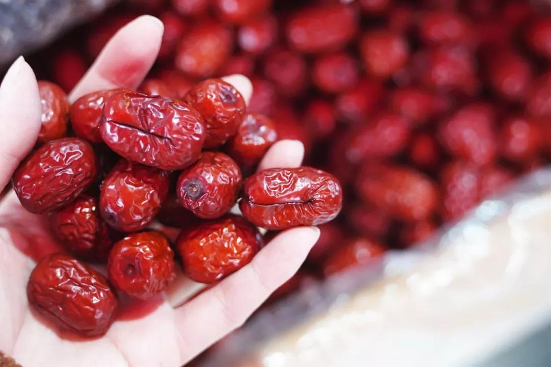 直端零食店“老巢”！好逛到两只手都拿不下