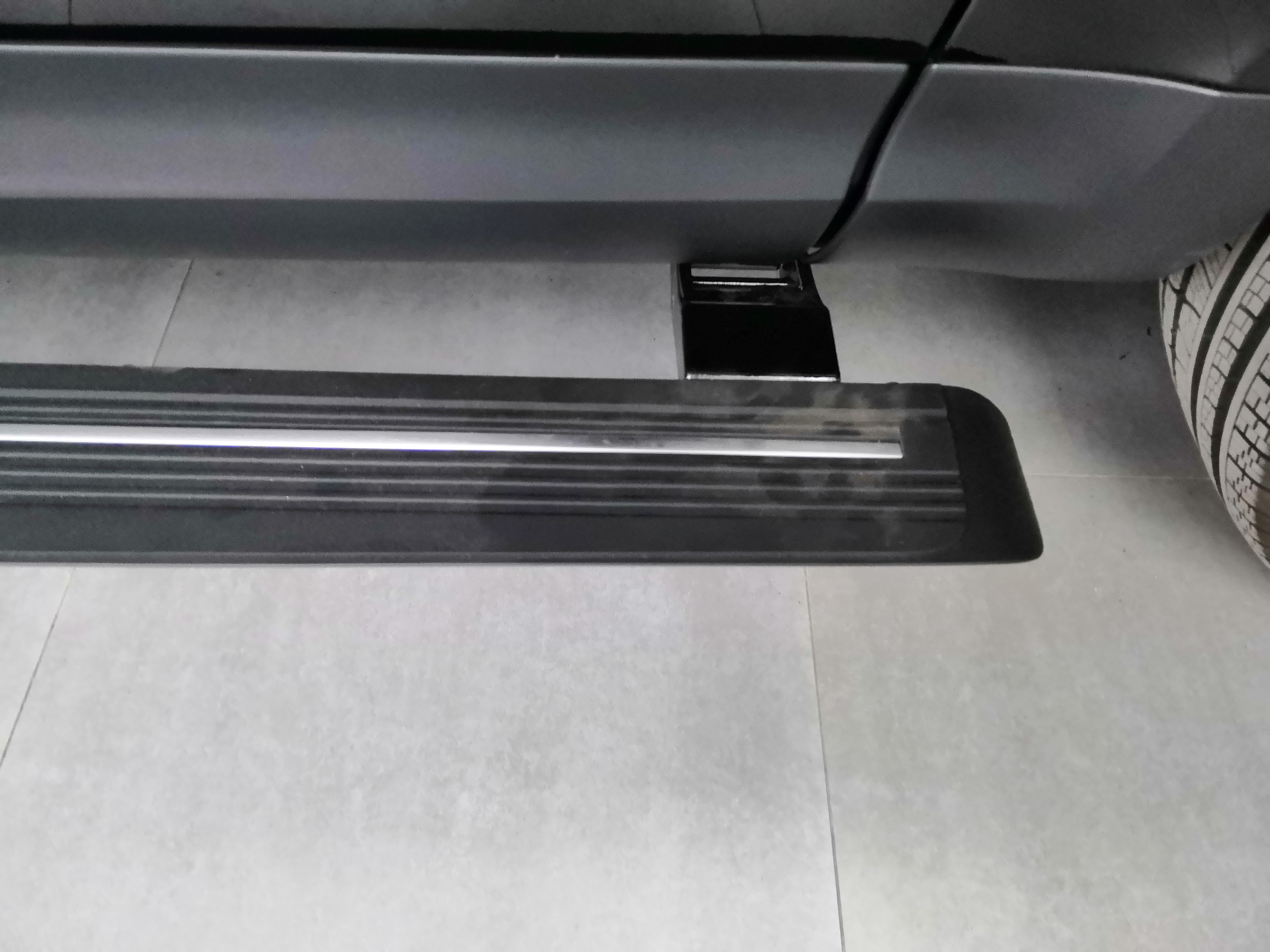 路虎发现5新款suv,路虎发现五迎宾电动踏板