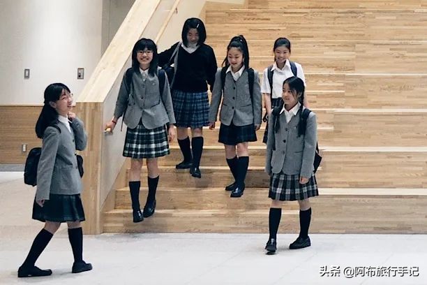 日系学生制服叫什么,日本学生制服怎么穿的