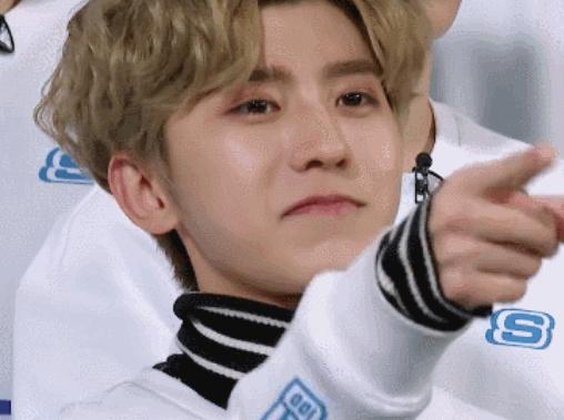 蔡徐坤带火西装,蔡徐坤带火的衣服