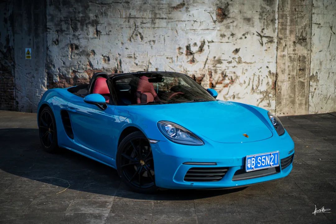 鑫鸿豪车租赁告诉您：租个豪车装“小可爱”能有多便宜