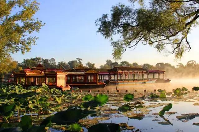 中国园林的诗情画意之美,虽由人作宛自天开的造园理念