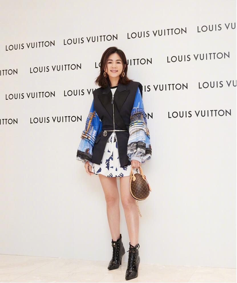 ella陈嘉桦的穿衣搭配,ella陈嘉桦刚来乘风破浪