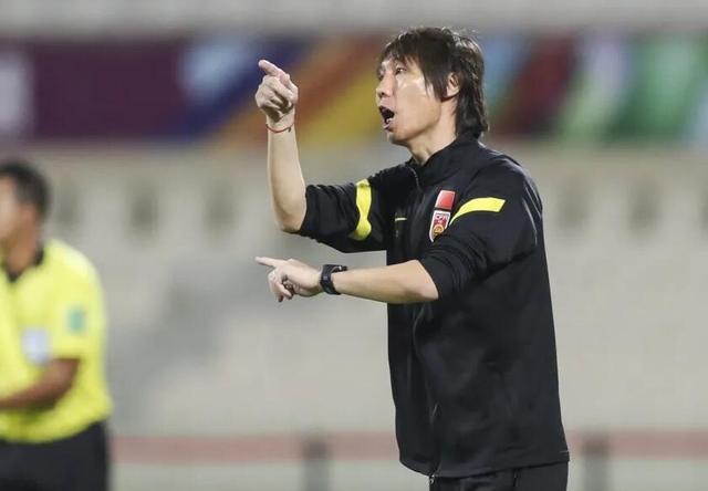 黄健翔辟谣一针见血吐槽本土球员,黄健翔目前状况