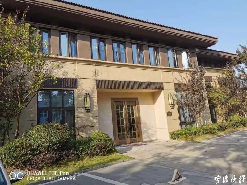 女子和闺蜜做试管,宁波有做假体隆胸的姐妹吗