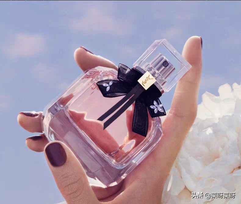 让男生闻着上瘾的女士香水,直男抵挡不住的香水