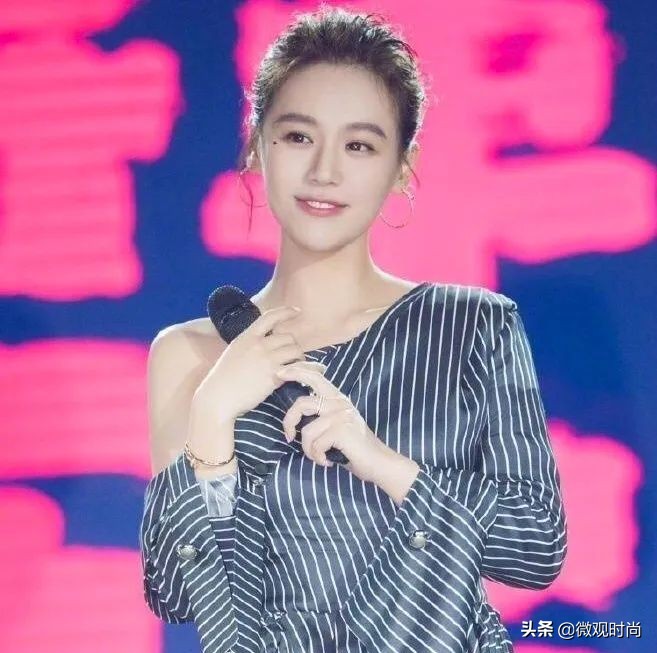 脸上有很多痣但是很好看的女生,脸上哪里有痣显好看