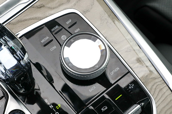 宝马x5深度评测进口f15,宝马x5m黑武士2021款内饰