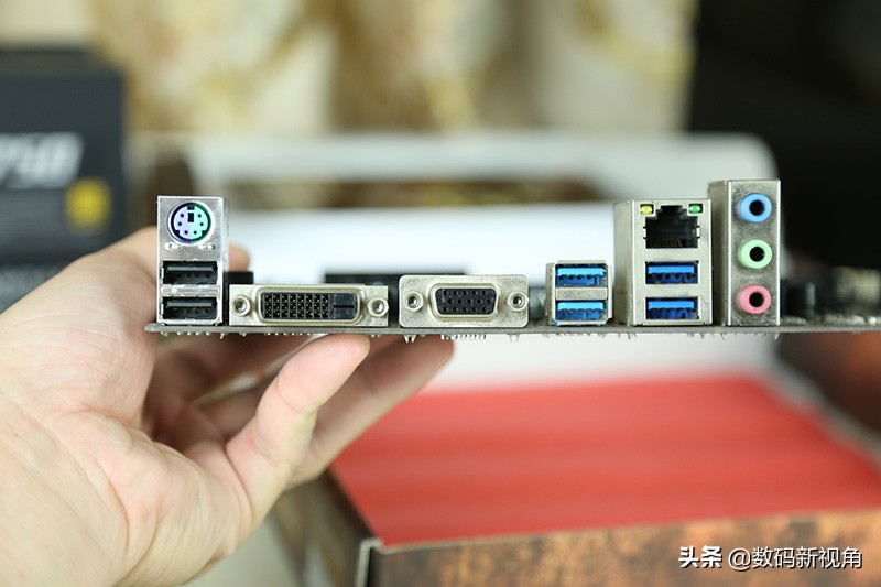 大牛拉小车的三轮摩托,大牛拉汽车视频