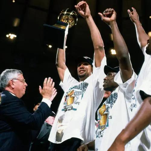 nba历史各个领域最强的球员邓肯,邓肯和乔丹最后一战视频