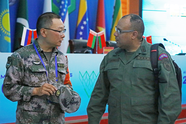 国际军事比赛国际队伍入场,国际军事比赛装甲车飙车