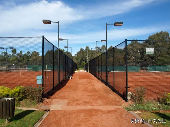 篮球场护栏隔离网怎么安装的,篮球场专用护栏网高度