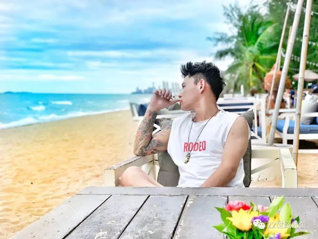 所谓爱情不过是一场爆装备的游戏