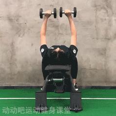 一副哑铃，让你在家也能刺激全身肌肉