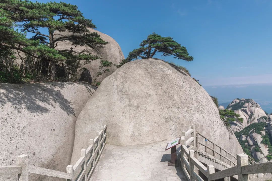 五岳中的南岳位于哪个省,九华山和天柱山哪座更值得游一游