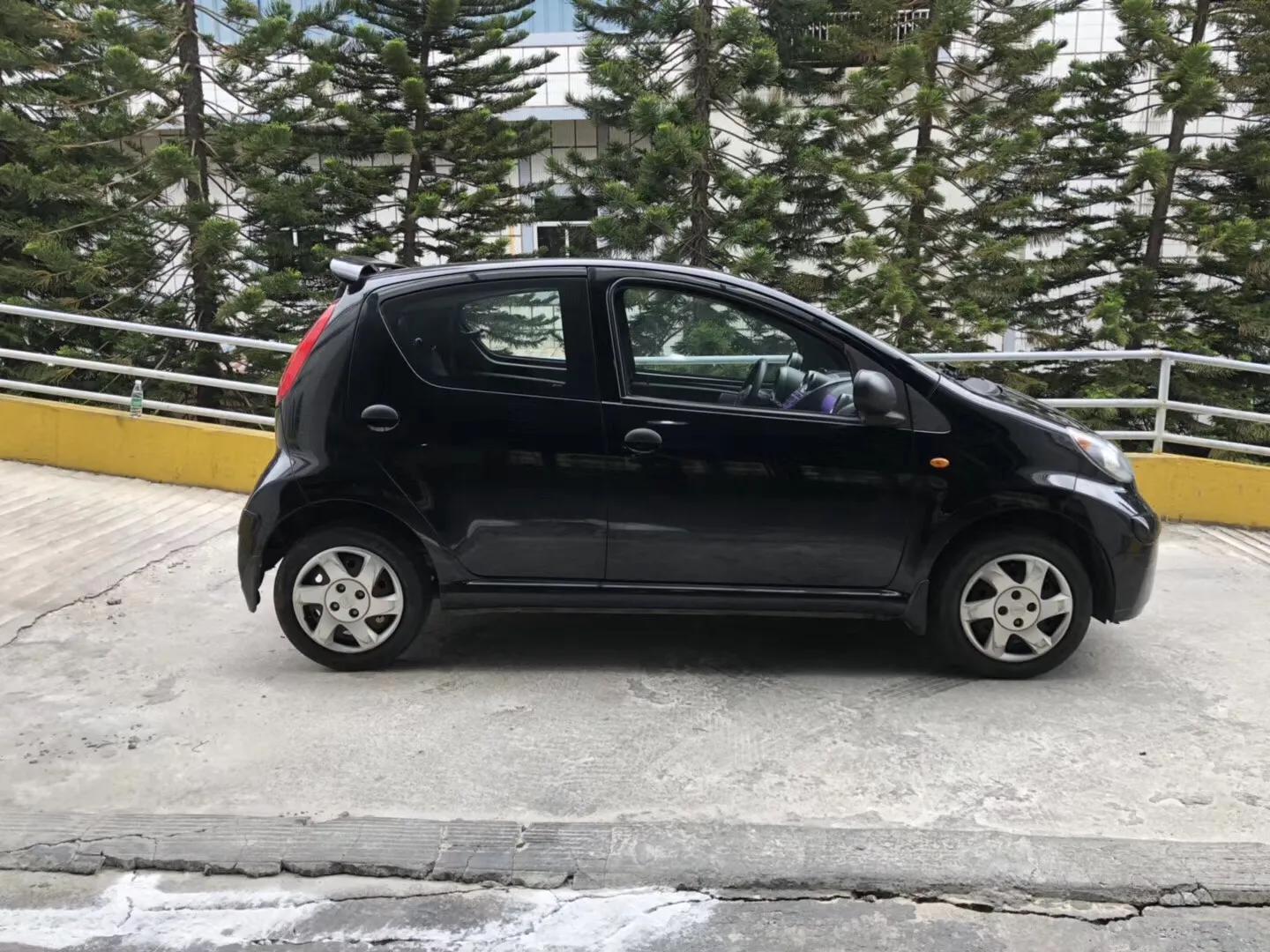 15年3月比亚迪F0手动1.0无钥匙进入一键启动代步神车