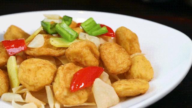 宝安人的顺德饭堂，生蚝用木桶蒸，还加黑松露