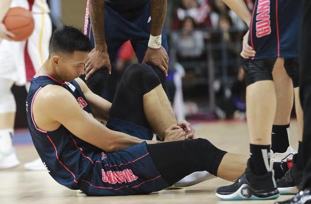 易建联最近新消息视频,易建联最近的视频