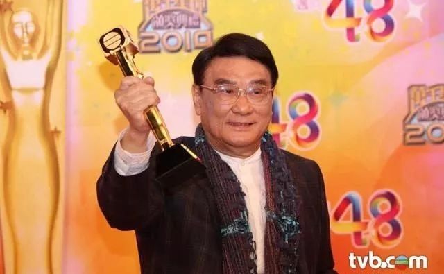 70岁老人椎间盘突出压迫神经脚痛,80多岁老人腰椎压迫腿疼不能走路