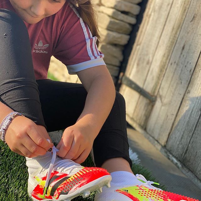 贝克汉姆小七走路霸气,贝克汉姆小七大变化