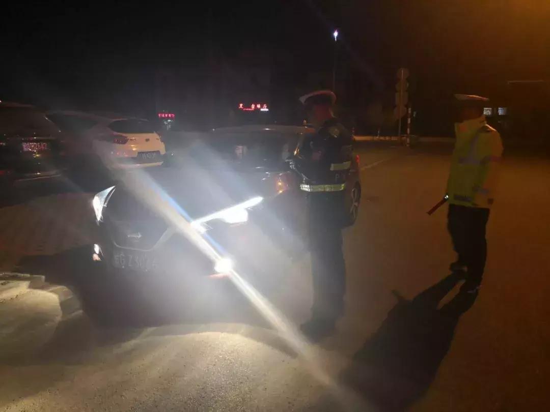 张掖交警大队严查,张掖交警夜查