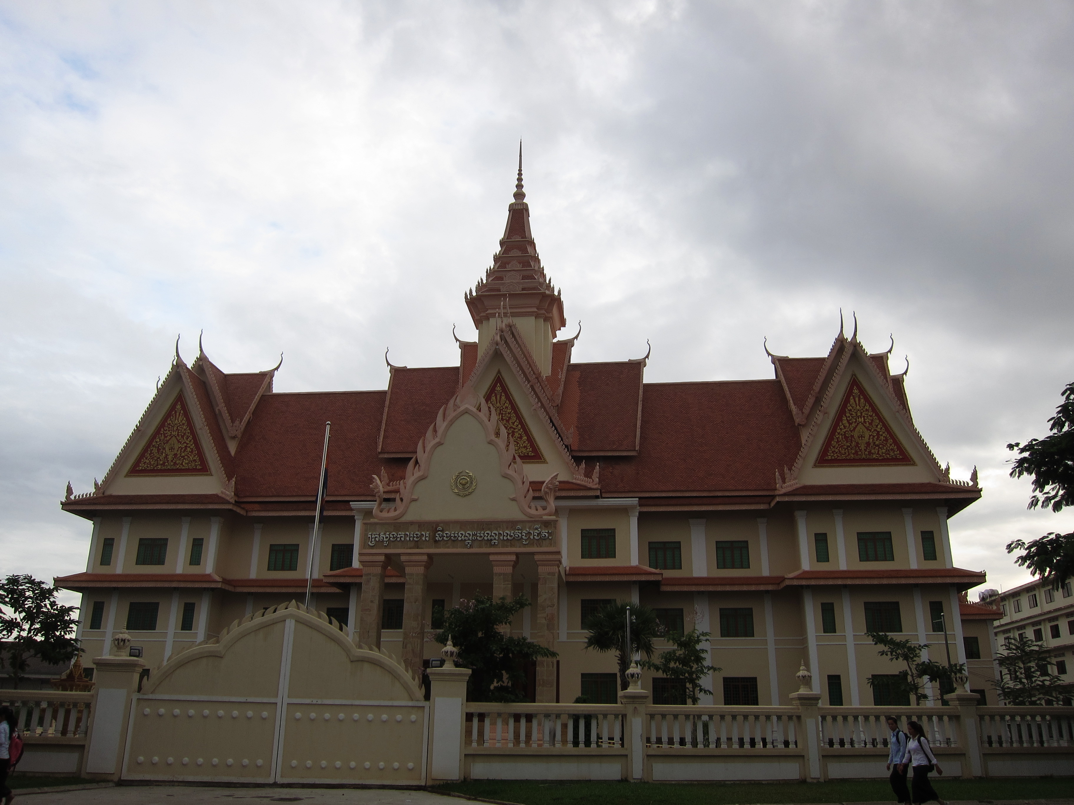 中国小伙在柬埔寨的视频,骑行去柬埔寨的小伙