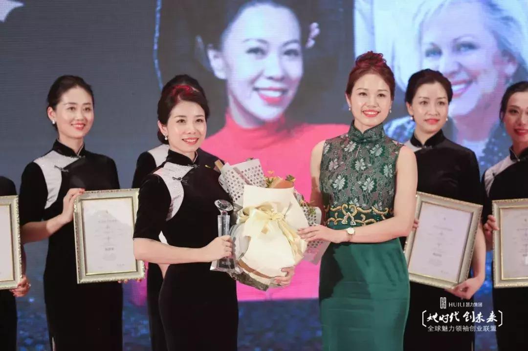 女性气质礼仪培训班,优雅仪态培训报名