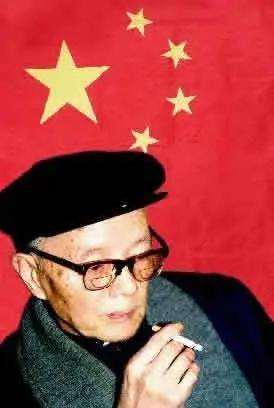 中国第一面五星红旗的来历,开国大典第一面五星红旗冉冉升起