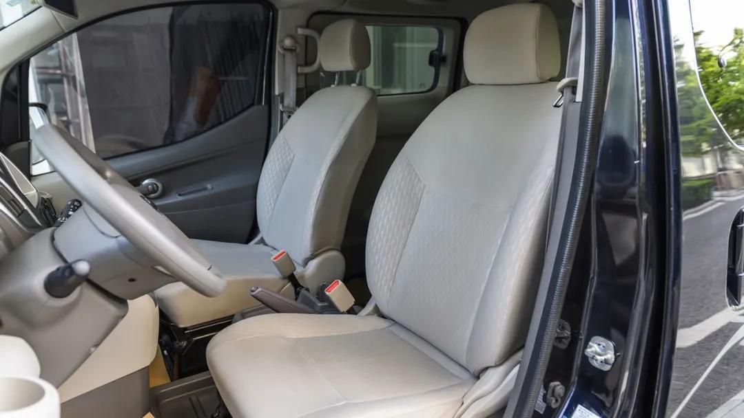 16款日产nv200二手价格成都,中山二手日产nv200七座商务车报价