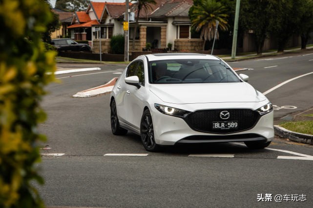 马自达mazda32015款,12年长安马自达mazda3发布