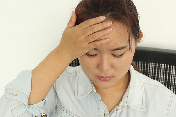 夏天晚上睡觉中暑怎么回事,夏天长期呆在空调房里会得空调病