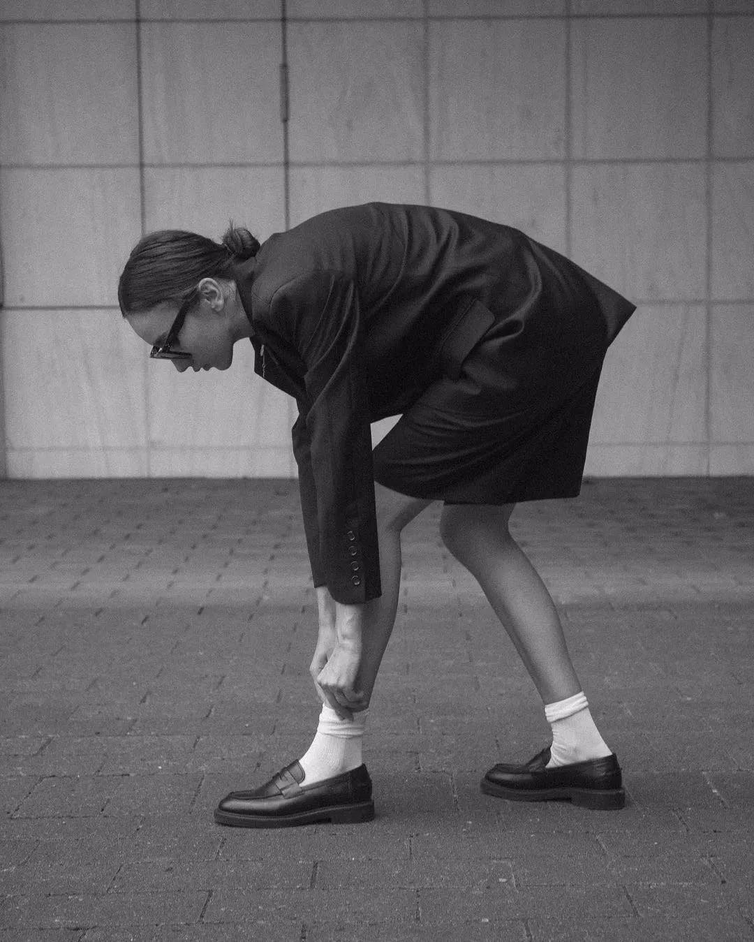 今年流行什么样的乐福鞋 (今年流行的乐福鞋都有什么样的)