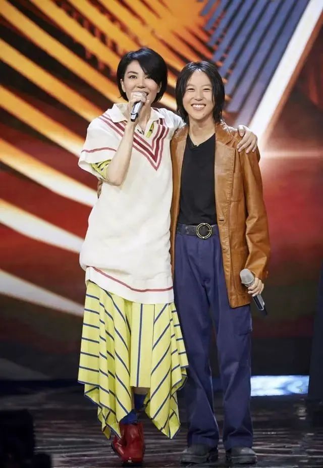 窦唯王菲窦靖童一家会同台演唱吗,窦靖童小时候像窦唯