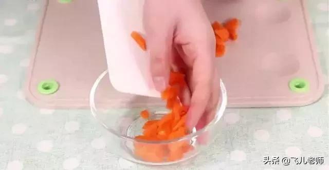 六个月宝宝加辅食，这三道辅食好消化、防便秘，肠道更健康