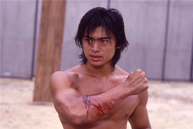 香港第一cult片《力王》：上映7天被下线，堪称“童年阴影”