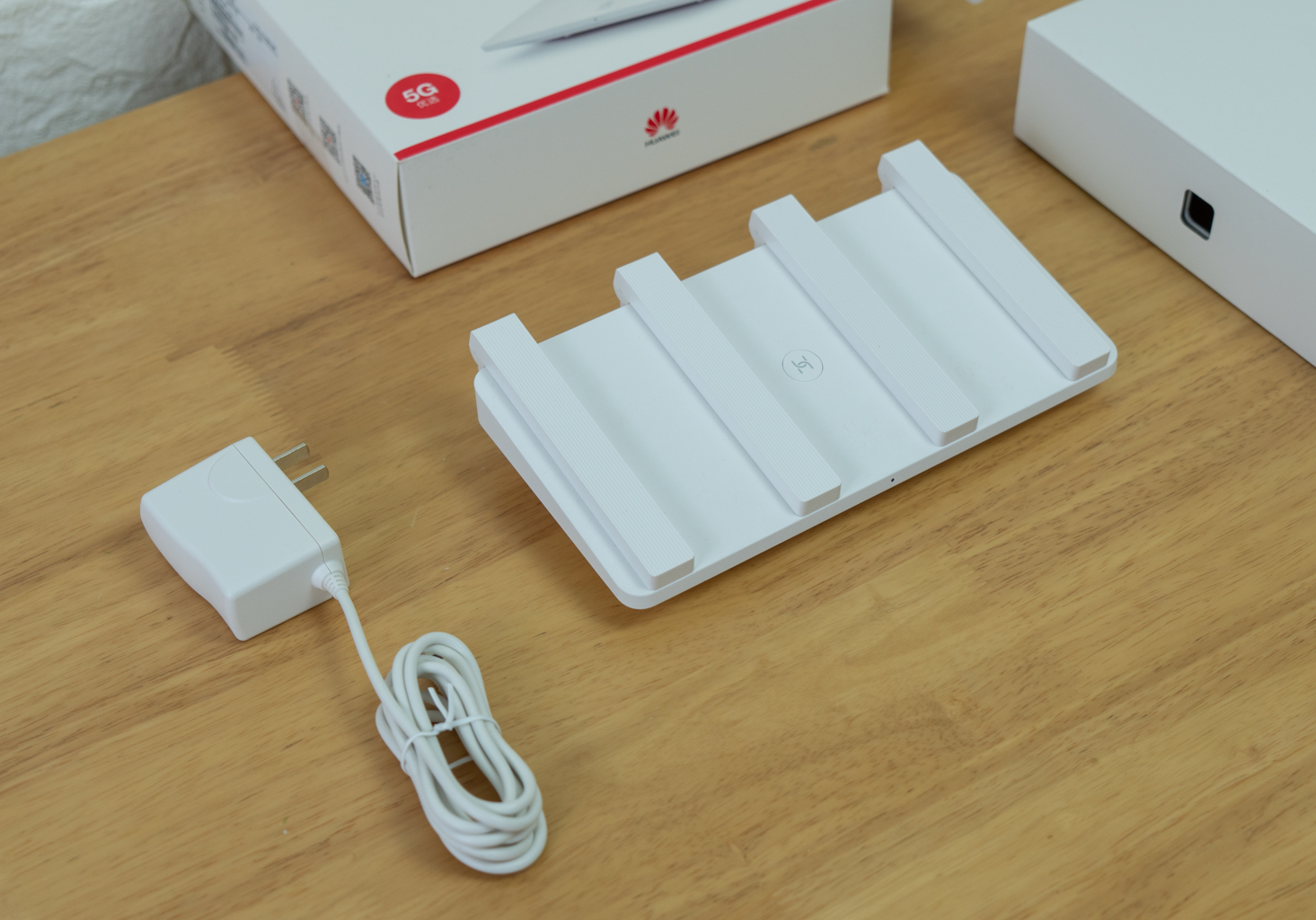 华为3.0路由器,可以手机控制的华为吸顶式路由器