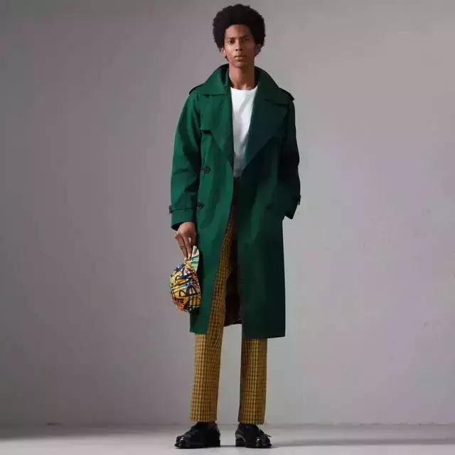 男生秋冬大衣怎么穿才高级,男士秋冬呢大衣穿搭高级感