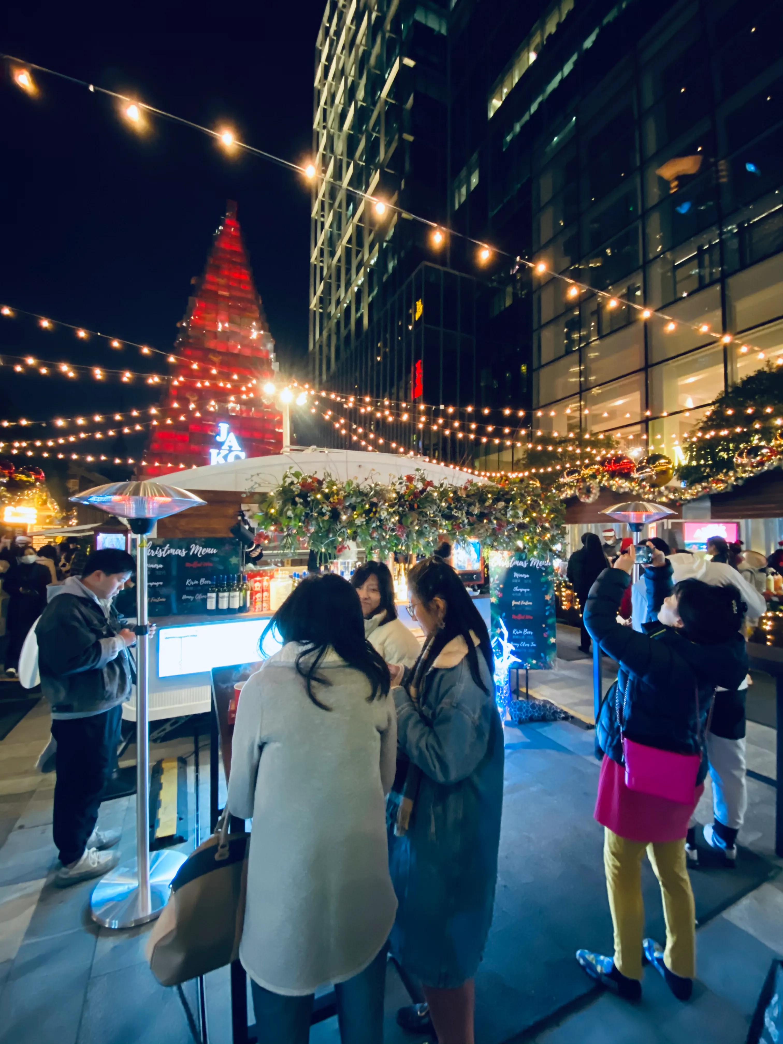 涓婃捣闈欏畨鍢夐噷涓績鏀荤暐,涓婃捣闈欏畨鍢夐噷涓績鍟嗗満