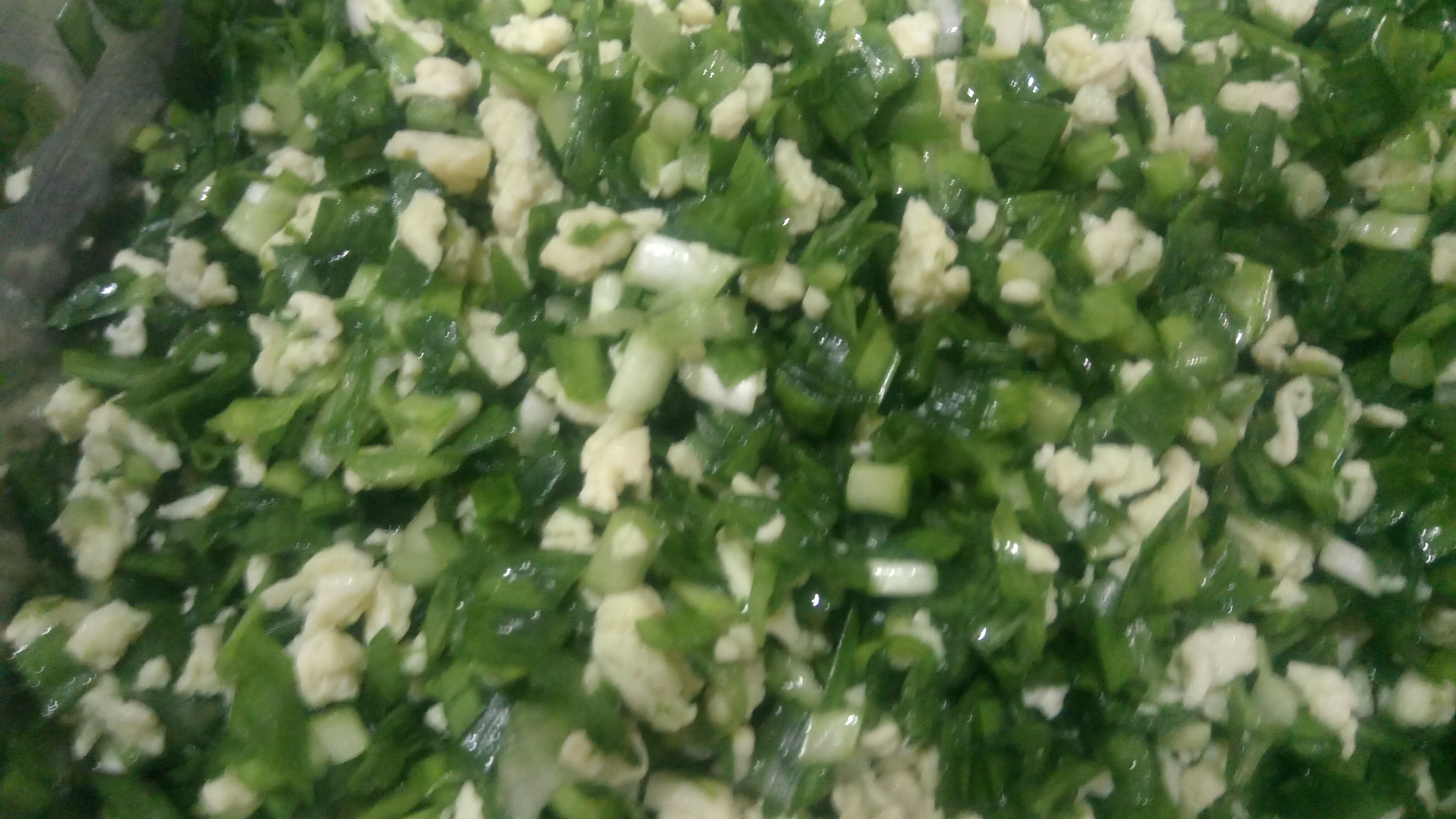 韭菜鸡蛋虾仁韭菜怎么不出水,韭菜虾仁肉鸡蛋馅出水了怎么办