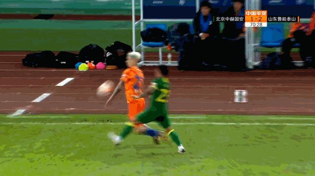 裁判针对鲁能的判罚,鲁能球迷裁判